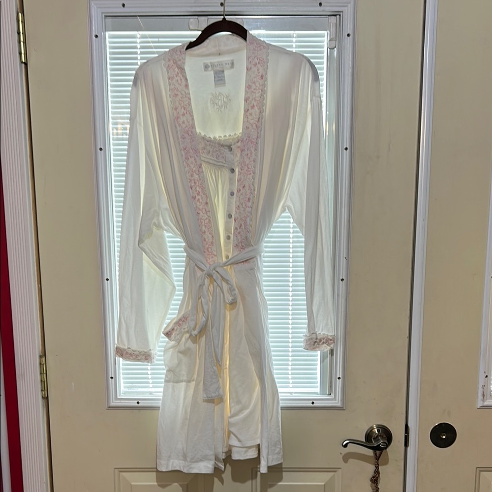 Women's White Robe with Pink Trim - Soft Sleepwear